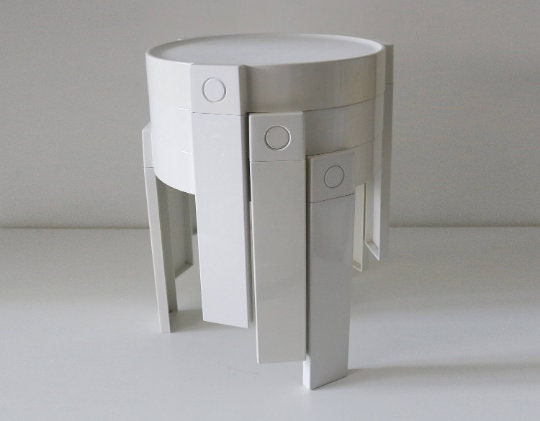 Plastic clearance stacking tables