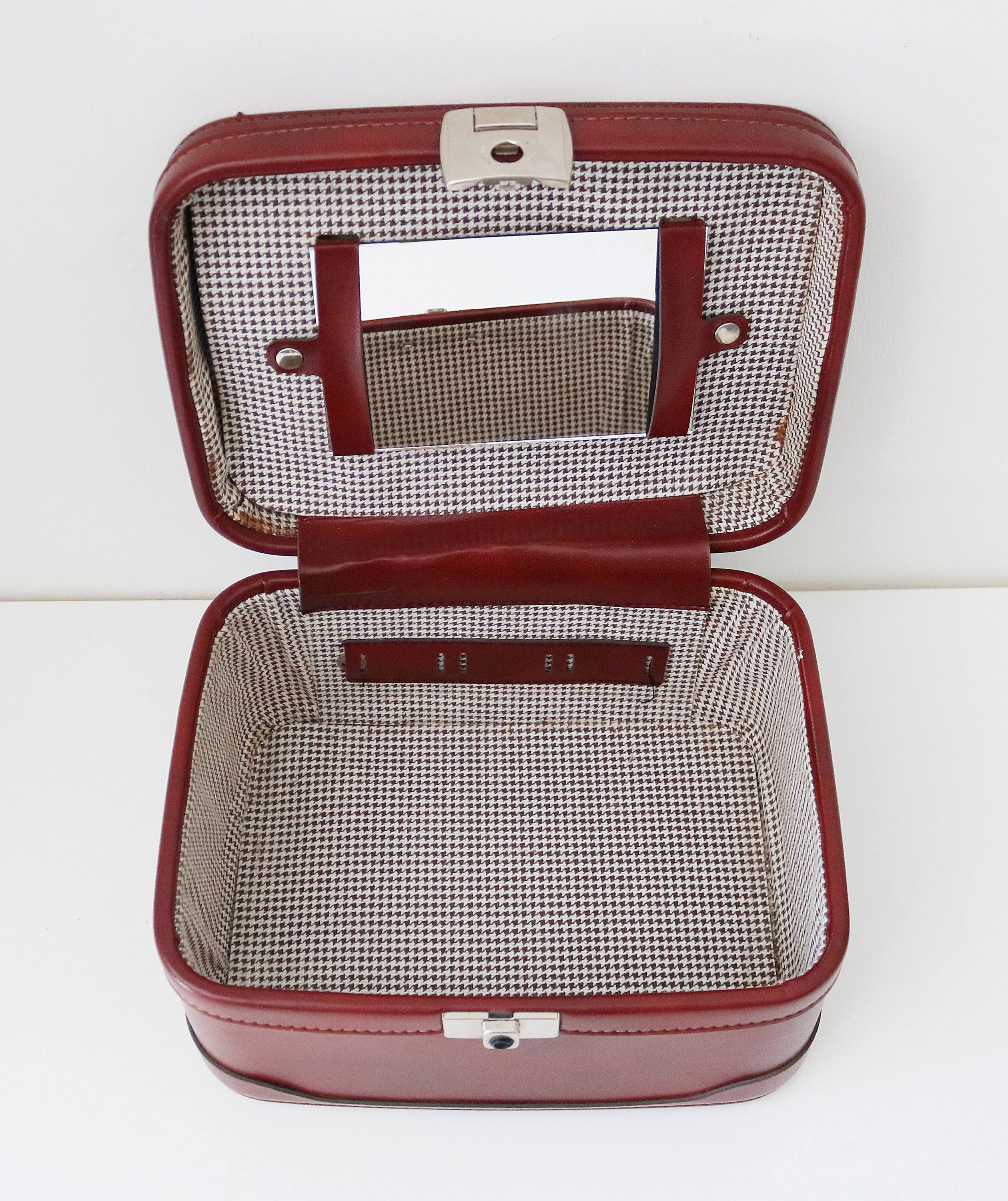Train case vanity bag cosmetics carry on luggage burgundy dark red faux