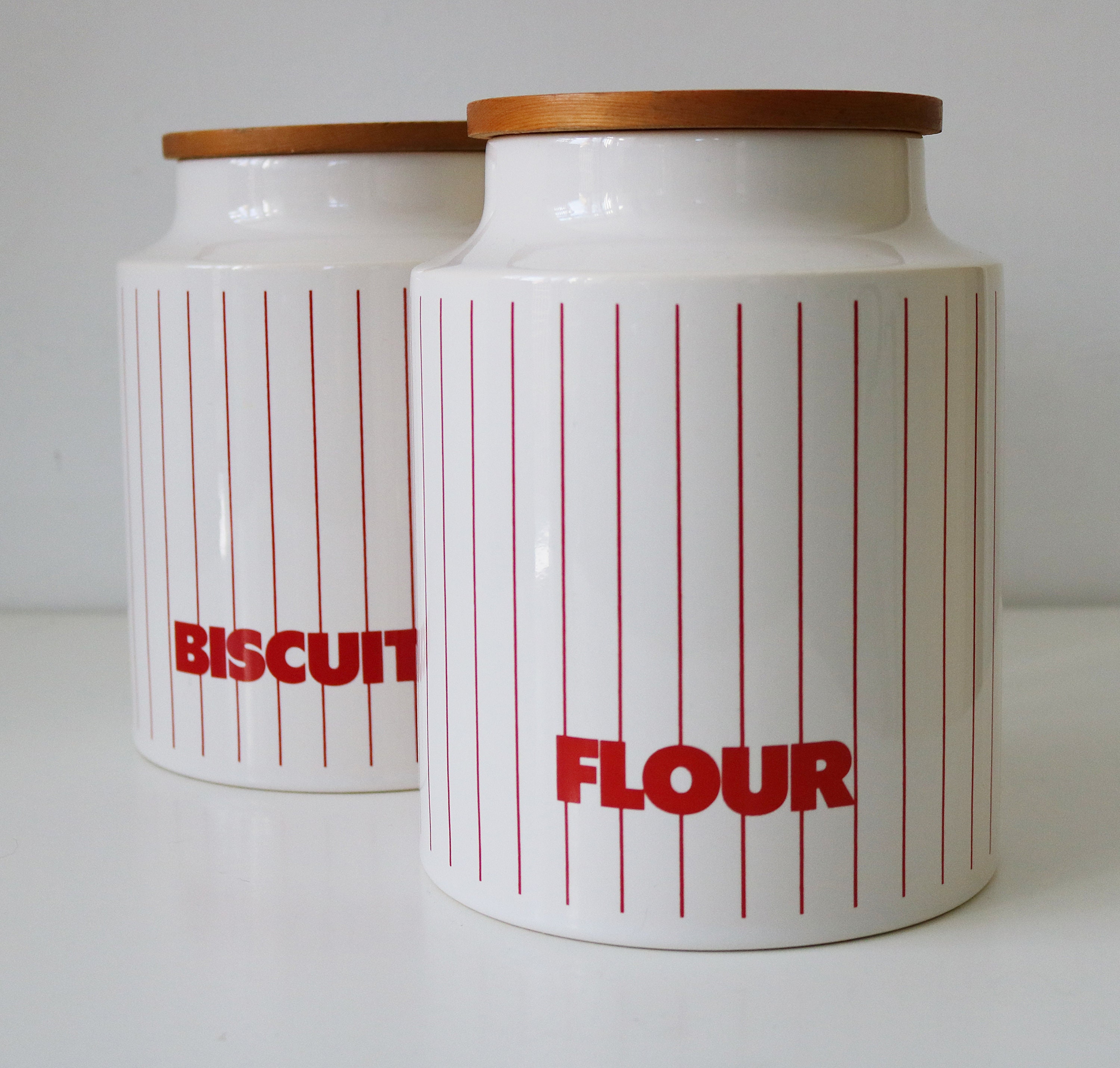 Hornsea red stripe ceramic flour container (large) with teak lid
