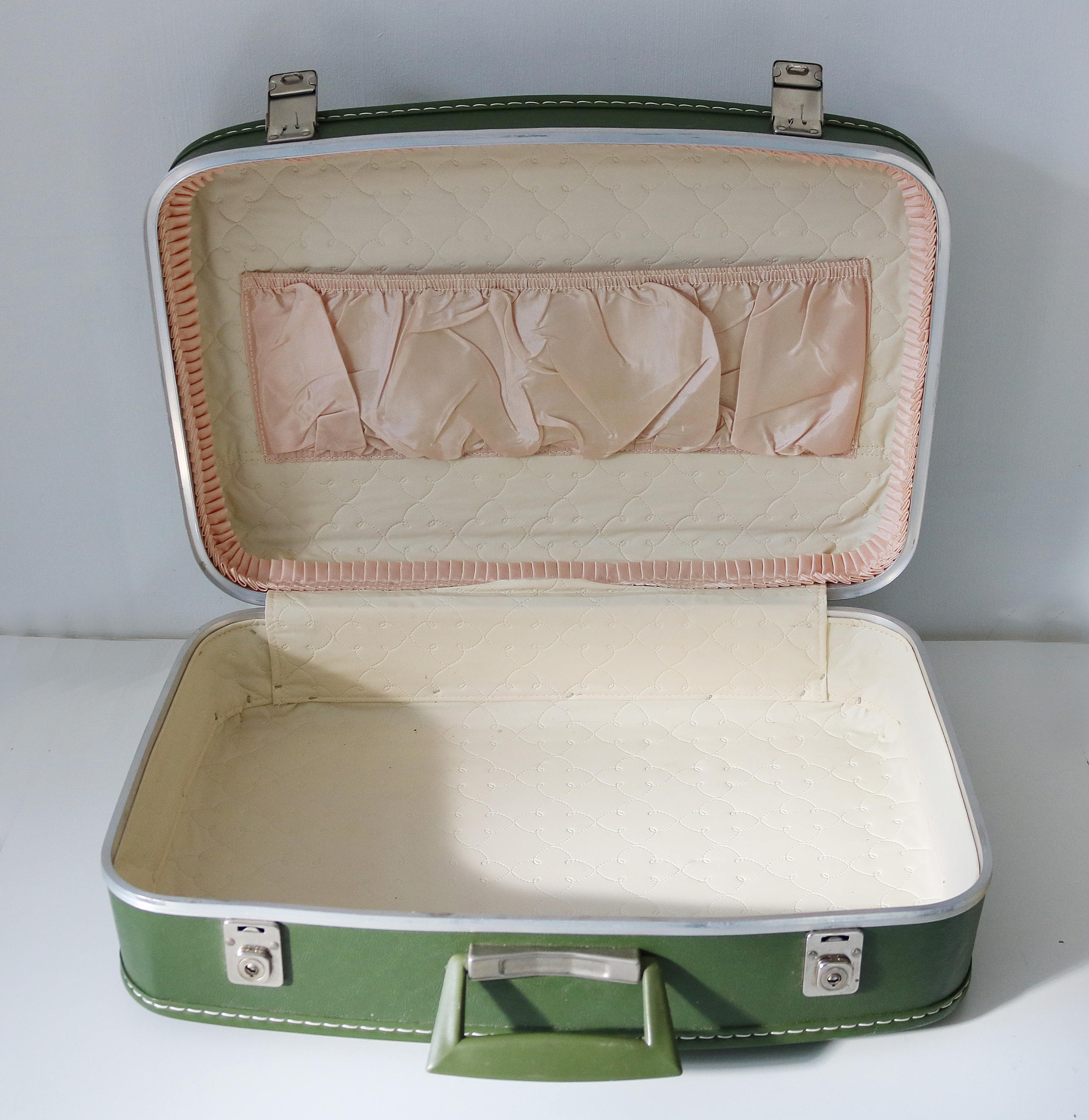 1960s matching hand luggage duo beauty case overnight bag vanity