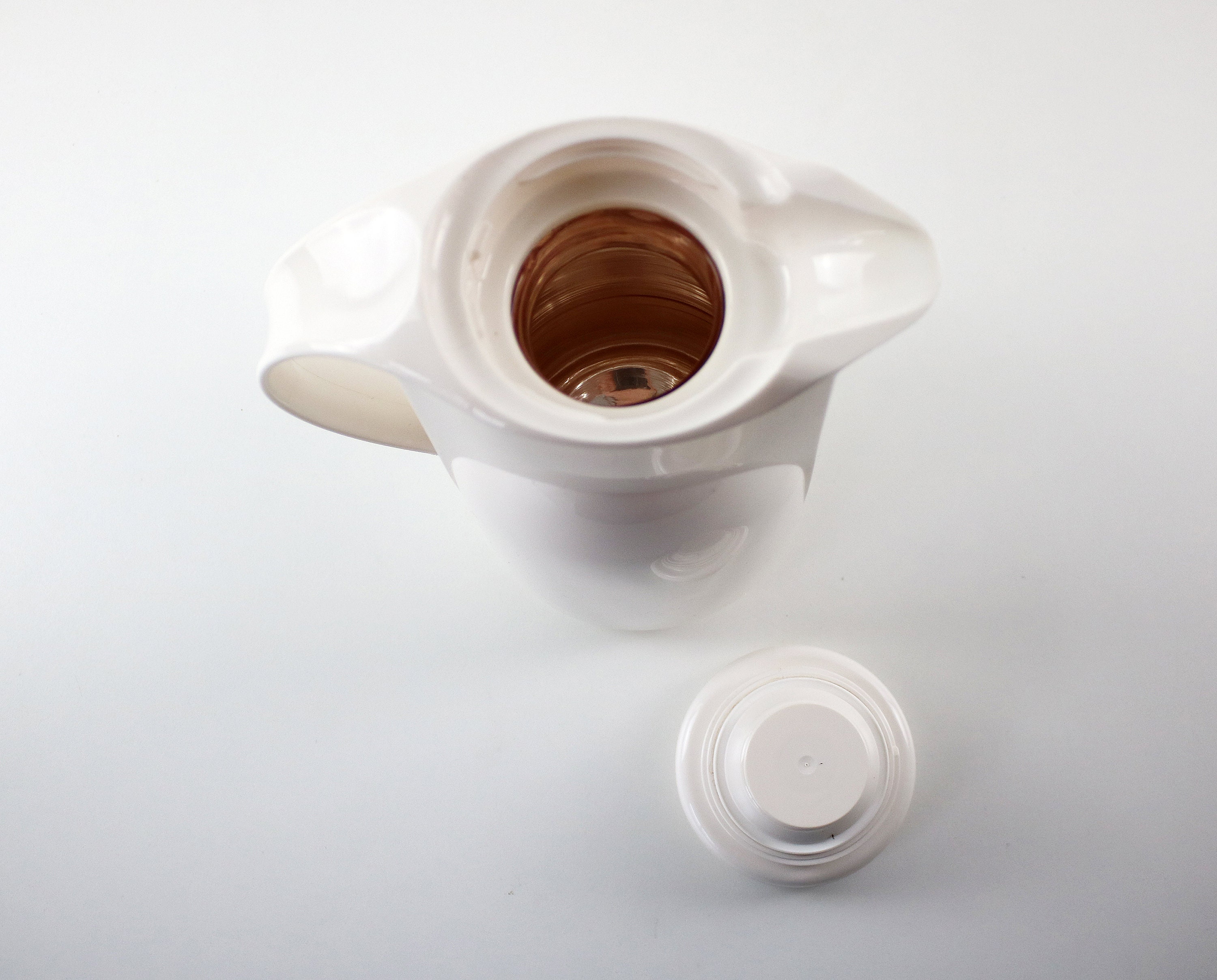 White space-age Thermos carafe / coffee butler / water jug