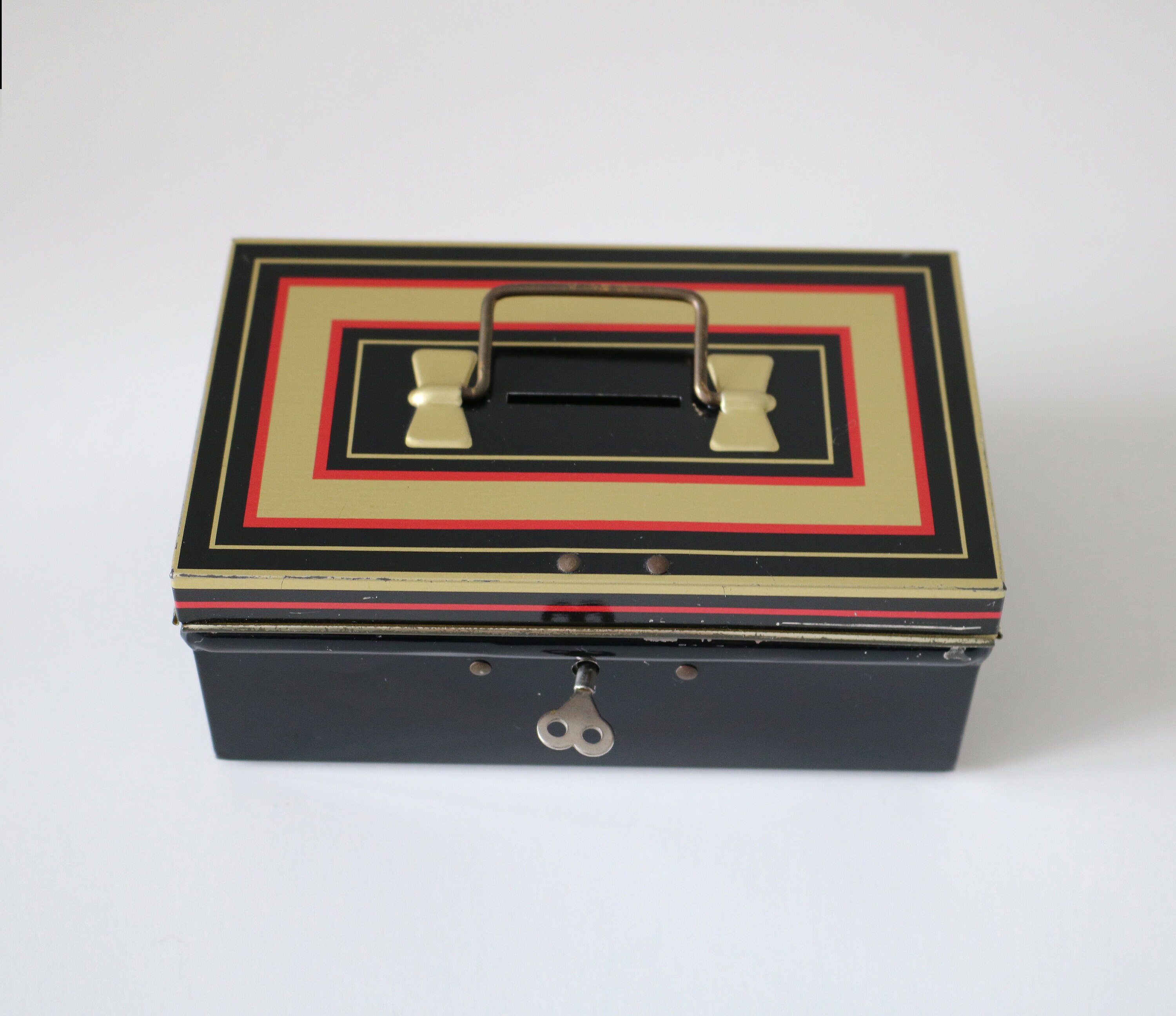 Vintage Chad Valley lockable tinplate money box / cash tin with handle and key.