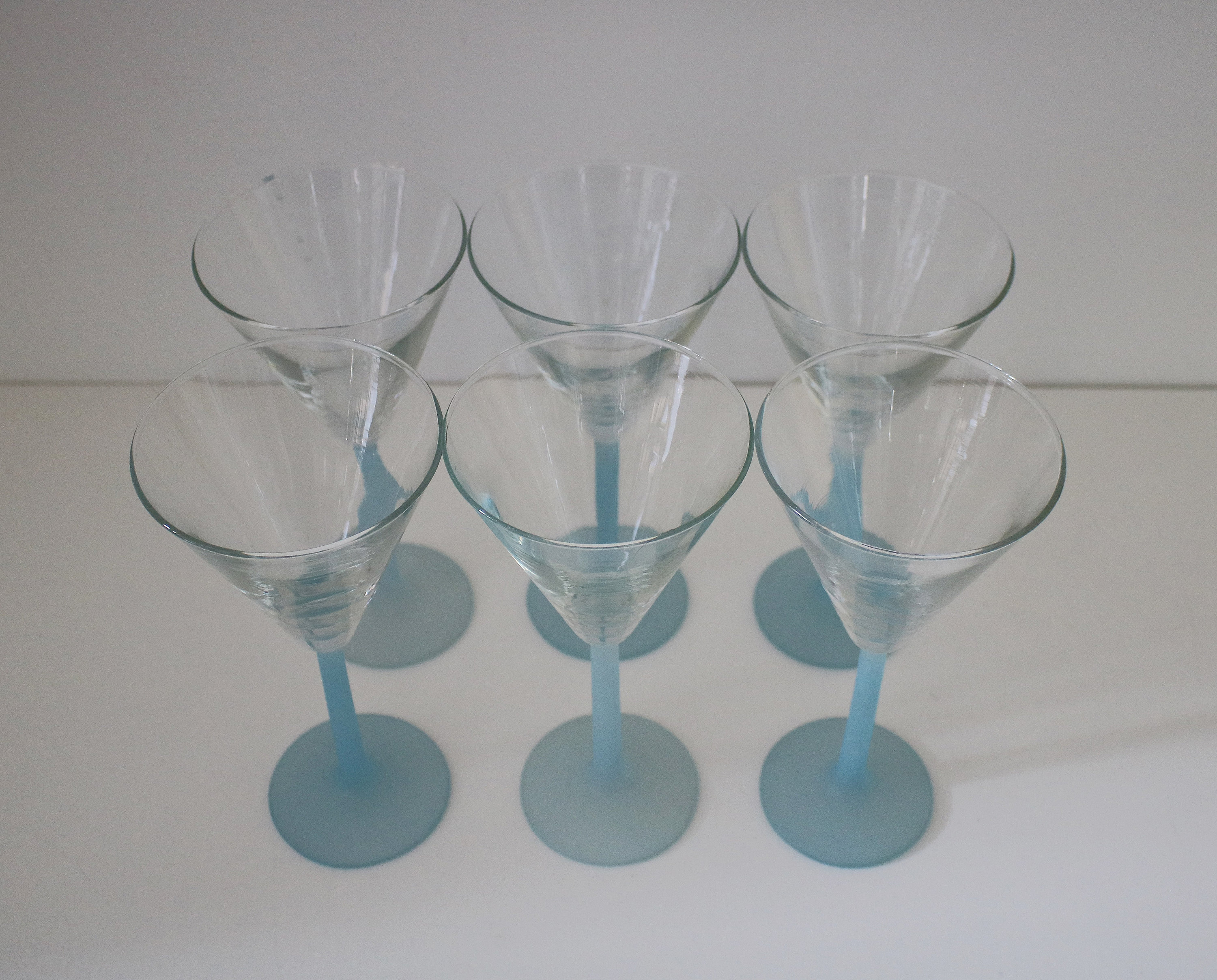 Set of 6 blue stemmed cocktail glasses from the 1980s sundae