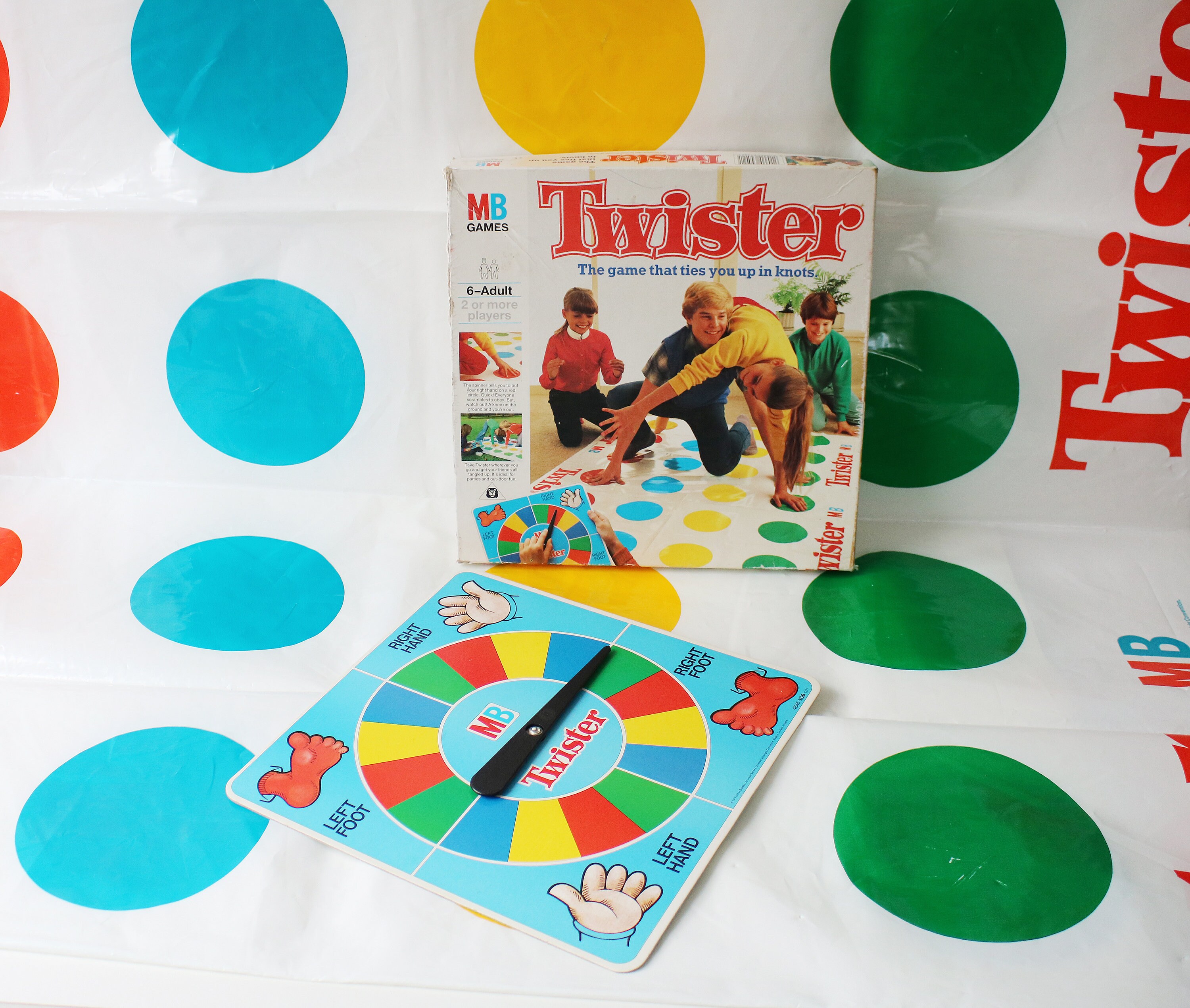 Vintage Twister Game Classic Group Complete 1986 