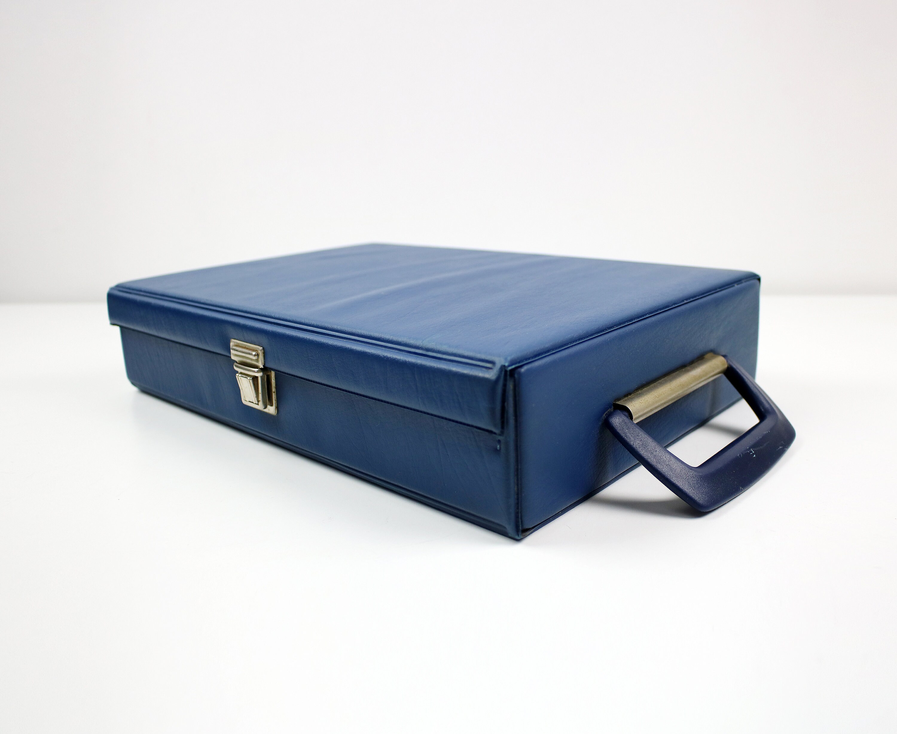 1970s cassette tape carry case / jewellery makeup document storage box