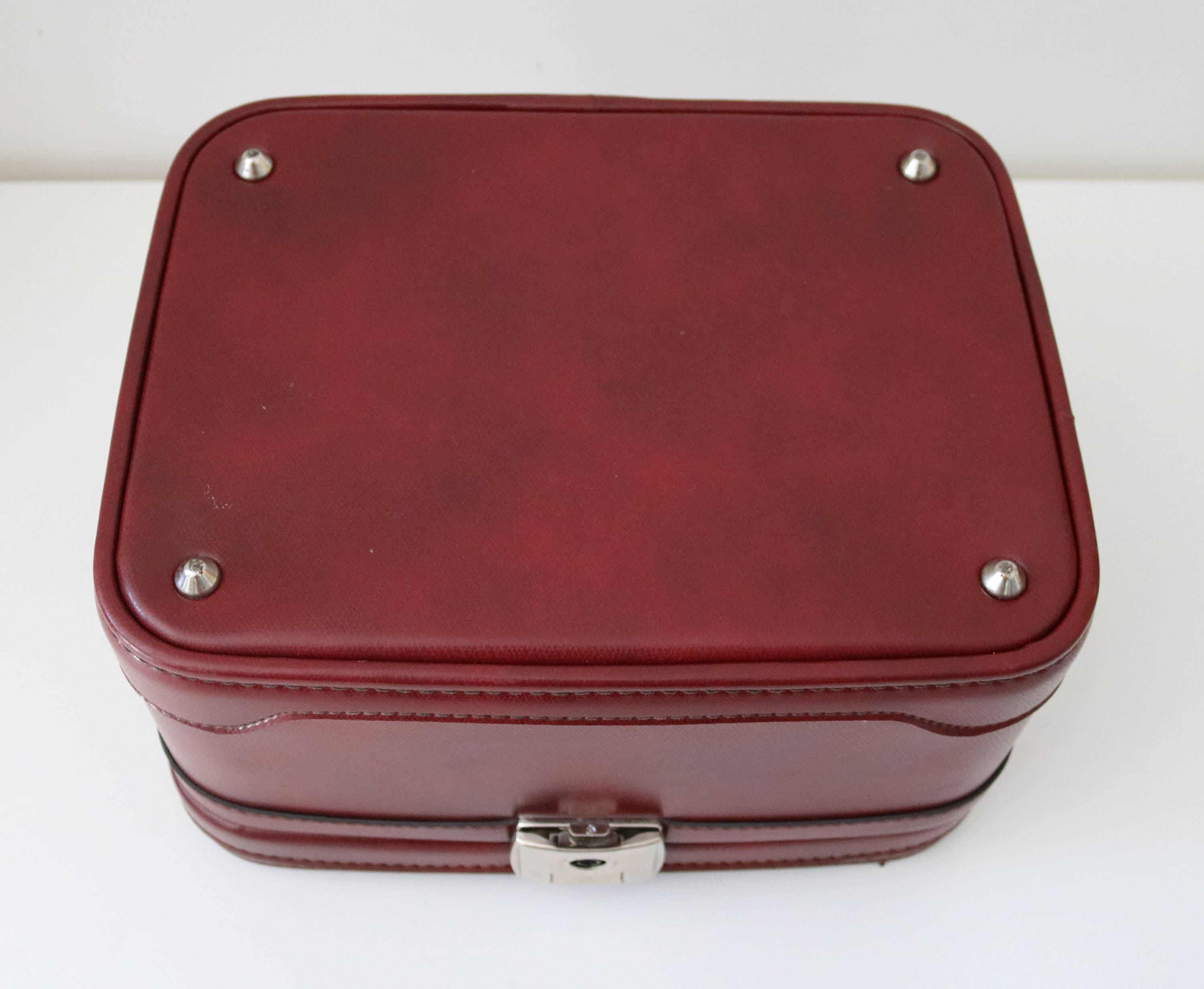 Train case vanity bag cosmetics carry on luggage burgundy dark red faux