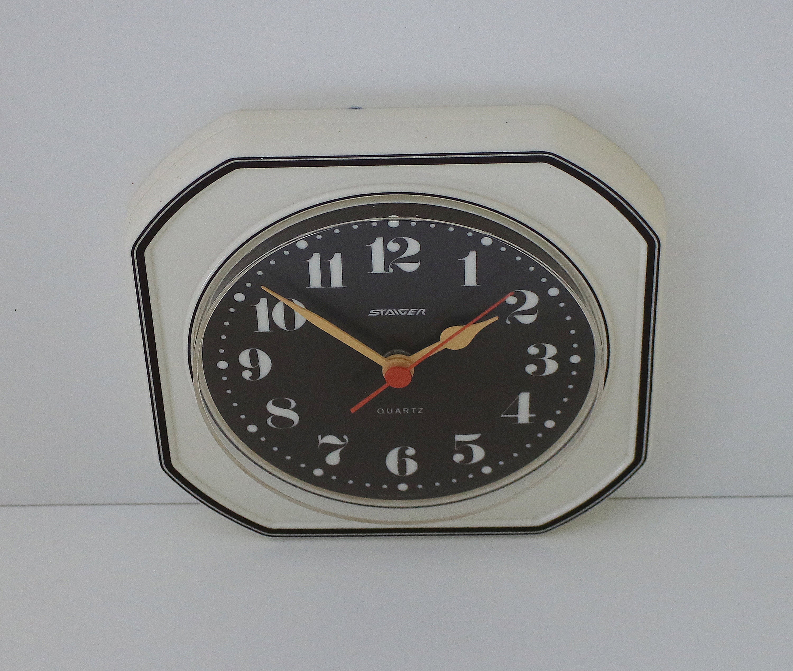 1970s West German modernist wall clock by Staiger Quartz battery