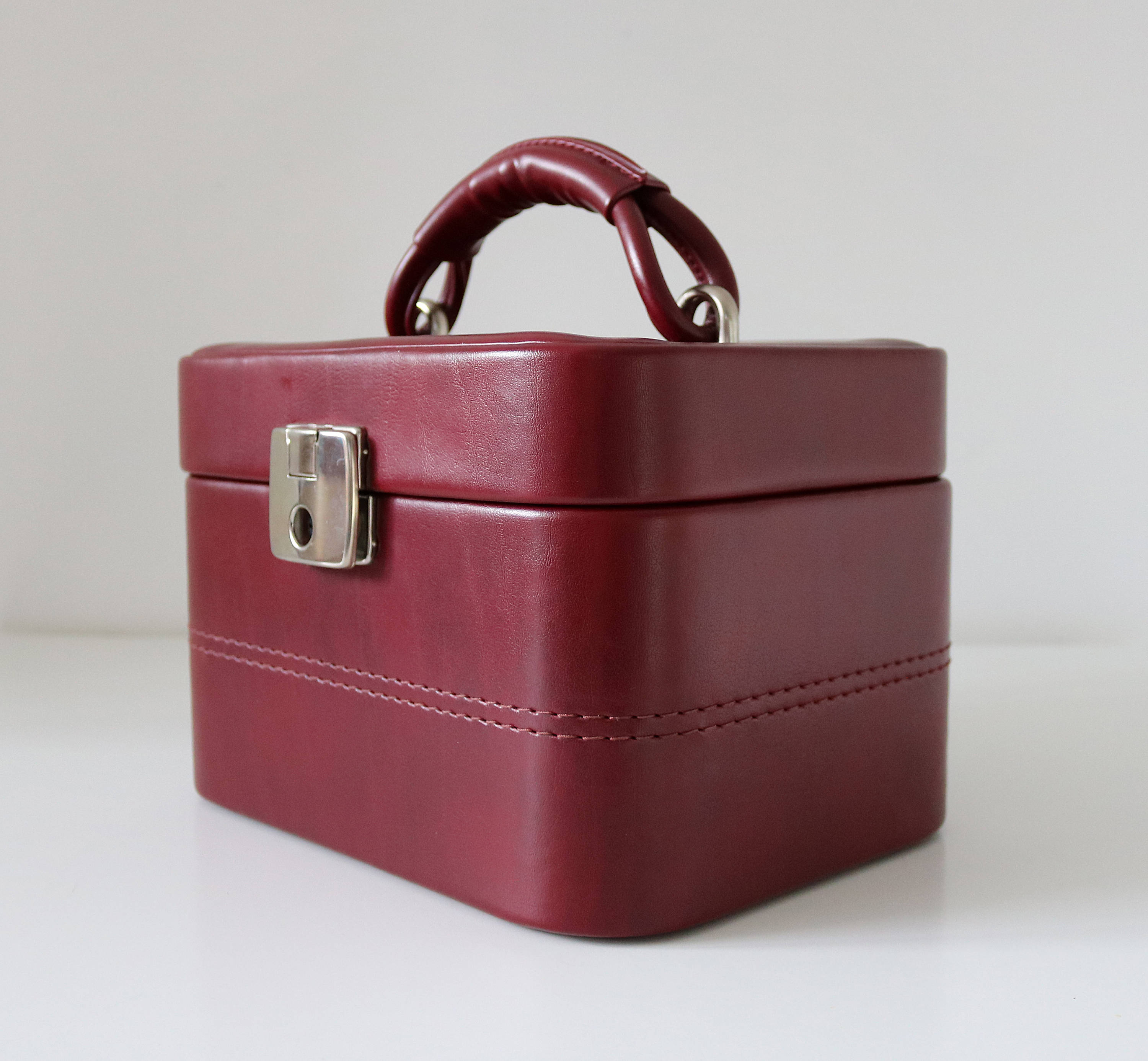 Vanity 2025 case sale