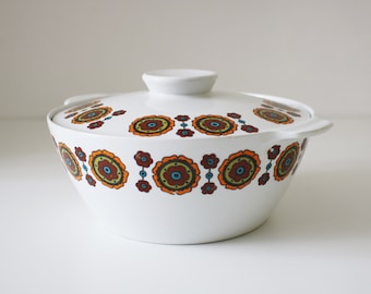 1960s 70s casserole dish with flower power design - made by Alfred Meakin