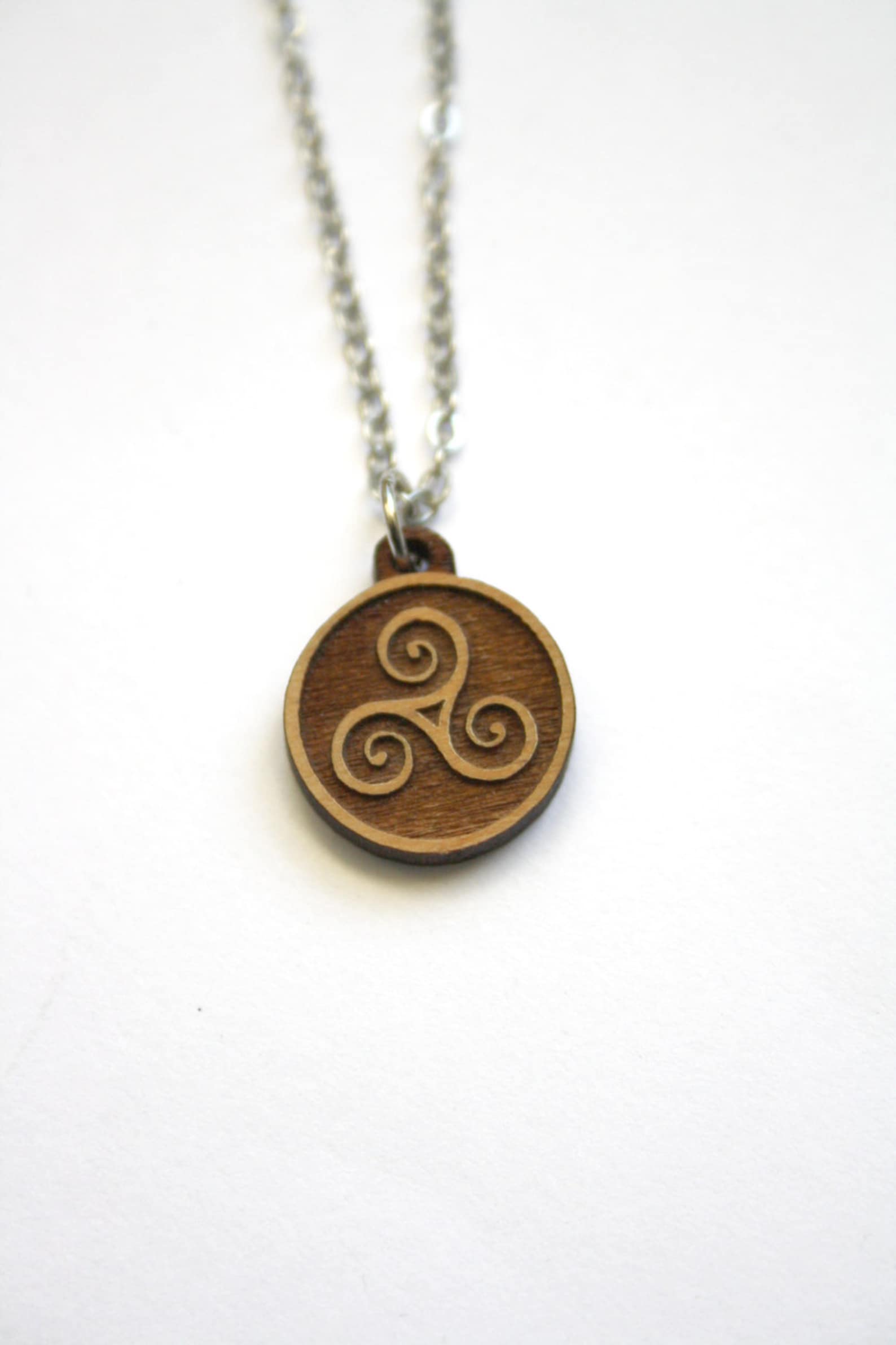 Collier Triskell Celtique en émail bleu - Email et plaqué argent