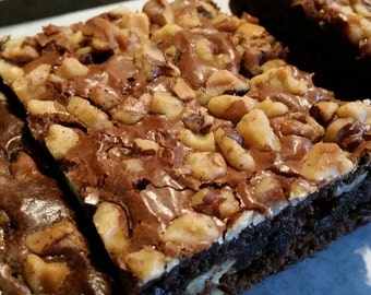 Homemade Chocolate Walnut Brownies - 12 Brownies
