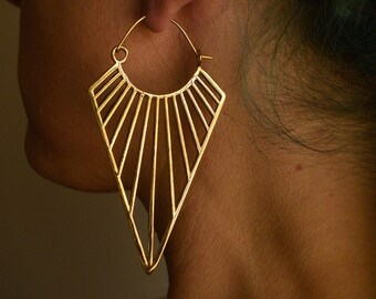 ATHENA* Geometric golden pointed hoops. Oversized geometric brass earrings