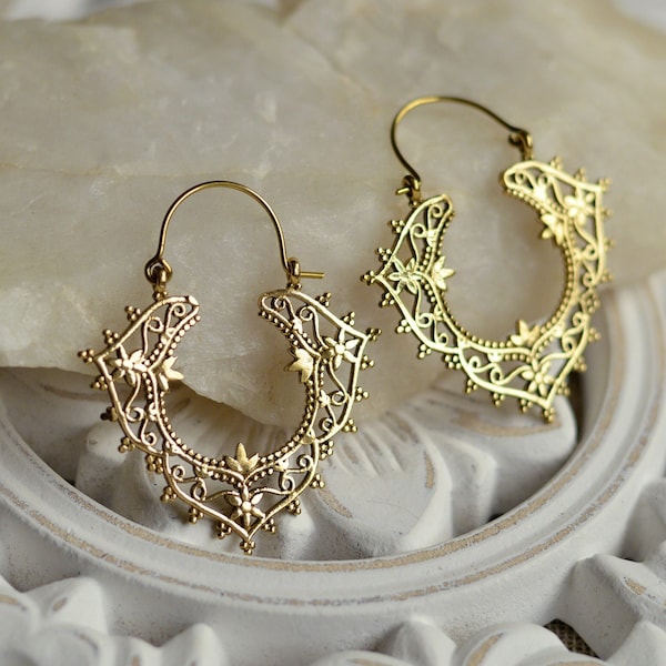 ZANDA* Medium size ornate hoop earrings. Brass tribal filigrane geometric jewellery