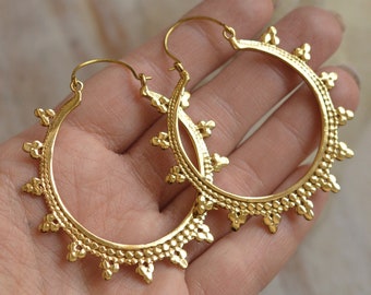 JAIPUR* 50 mm ethnic hoop earrings. Large golden tribal brass jewellery