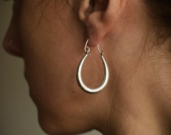 GOCCIA* Drop 40 mm hoop earrings. Silver plated, minimal, simple jewellery