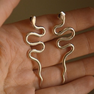 RENENUTET* Long silver snake spiral dangling earrings