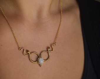 MANASA* Double snake gemstone necklace. Delicate, bohemian, pretty jewellery