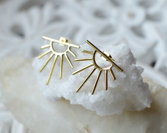 ALBA* Sunburst design stud earrings. Golden brass minimalistic jewellery