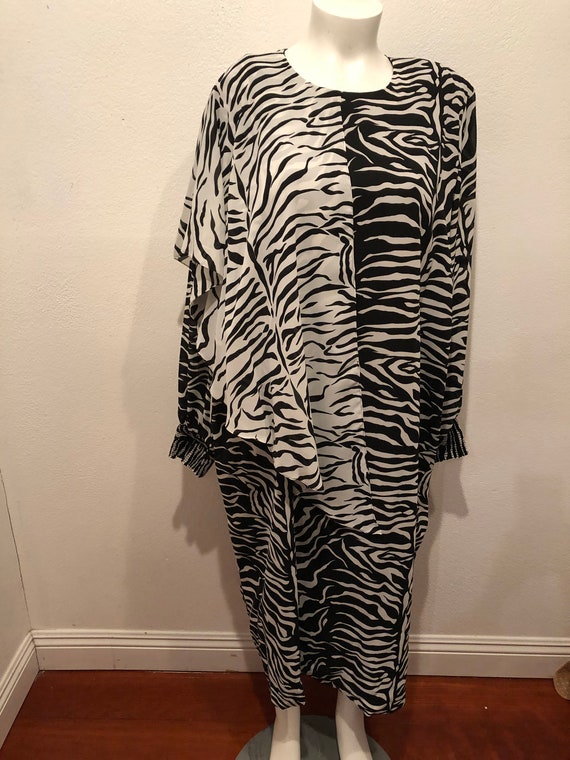 size 28 white dress
