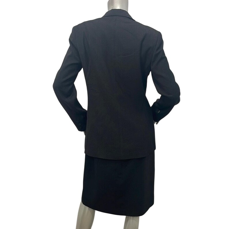 Conjunto de traje BCBG Max Azria, blazer texturizado negro, vestido tubo, estilo vintage, talla 8/9. imagen 2