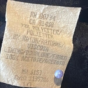 Conjunto de traje BCBG Max Azria, blazer texturizado negro, vestido tubo, estilo vintage, talla 8/9. imagen 6