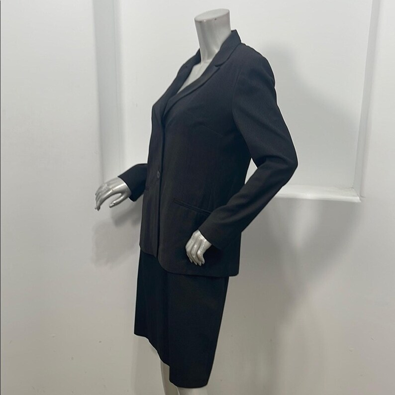 Conjunto de traje BCBG Max Azria, blazer texturizado negro, vestido tubo, estilo vintage, talla 8/9. imagen 7
