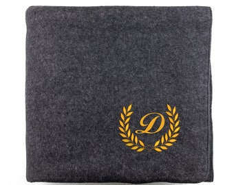 Gray fleece blanket - Personalized - Laureado Embroidery