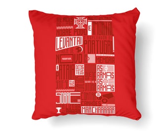 Red decorative pillow Seleção Nacional