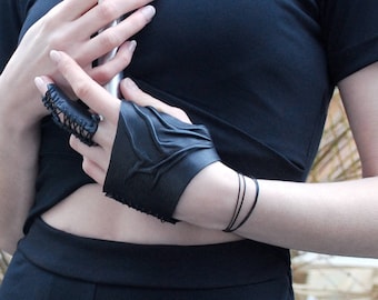 Set of black leather armor ring with a corset lacing and a gothic fingerless glove