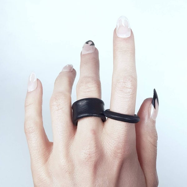 Black leather rings set | Obso leather jewelry | Bikercore outfit , Punk rock ring strega dark mori