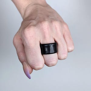 Bague en cuir noir pour homme et femme, bagues réglables en cuir recyclé pour lui ou pour elle