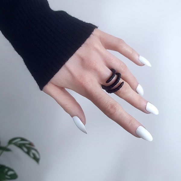 Bague serpent en cuir tressé, bagues noires pour lui et elle | bague punk | bijoux grunge | cadeau gothique moins de 30