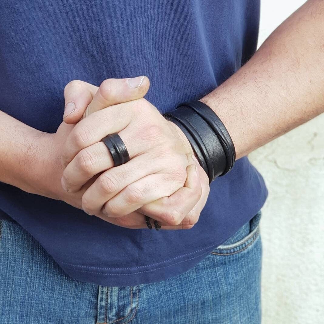 Anillos de cuero para hombre hotsell