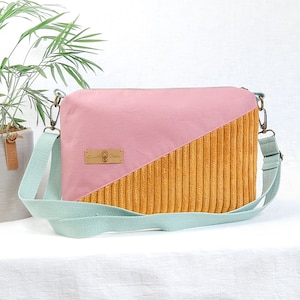 Crossbody Bag aus Cord // Cambag // kleine Umhängetasche für Damen // colorblock Geomuster rosa, cognac // boho, skandi // Gurt austauschbar