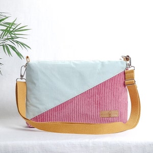 Crossbody Bag aus Cord // Cambag // kleine Umhängetasche für Damen // colorblock Geomuster rosa, mint// boho, skandi // Gurt austauschbar
