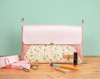 Umhängetasche aus Kunstleder und Canvas // Clutch // Crossbodybag // Partytasche, Tasche mit Wechselgurt // Handschlaufe, elegant rosa