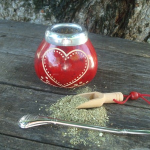 Hand Carved Mate - Engraved  Heart - Corazon - Mate + Straw +BONUS Spoon Sugar/Yerba -Argentine mate Gourd Red- Argentine mate