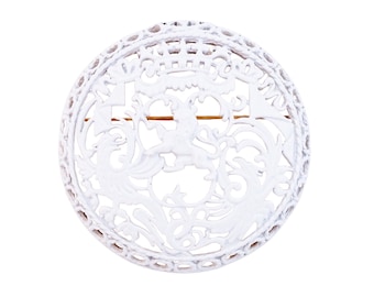 Broche de déclaration de lion en émail blanc et médaillon Phoenix par Napier, années 1970