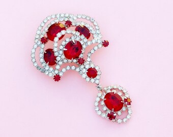 Vintage Rhodium Plated Ruby Red Crystal Brooch Por Kramer, década de 1940