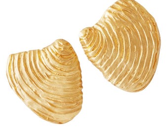 Pendientes de concha dorada de gran tamaño, década de 1980