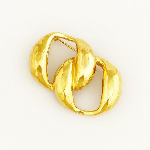 Gold Hammered Texture Interlocking Links Brooch, … - image 2
