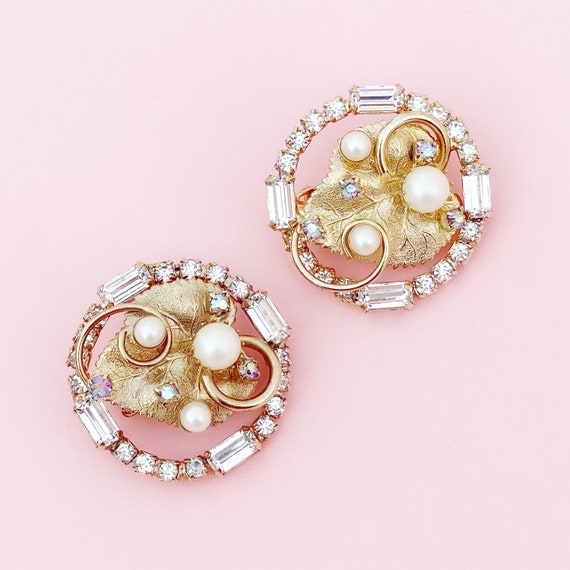 Vintage Gilded Leaf Earrings With Rhinestone & Pe… - image 2