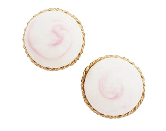 Boucles d’oreilles Milky White Art Glass Hard Candy par Vogue, 1960s