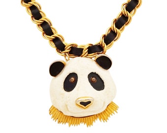 Panda Face Colgante Statement Collar con cadena de cuero negro tejido por Luca Razza, década de 1970
