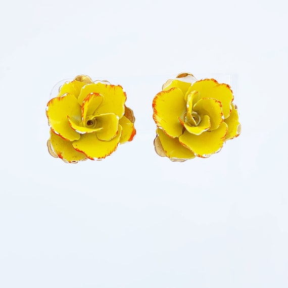 Butter Yellow Enamel Flower Figural Earrings, 196… - image 2