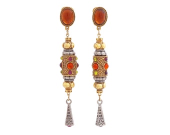 Two Tone Sierlijke Ottomaanse Stijl 4 "Drop Oorbellen Met Glazen Cabochons, jaren 1980