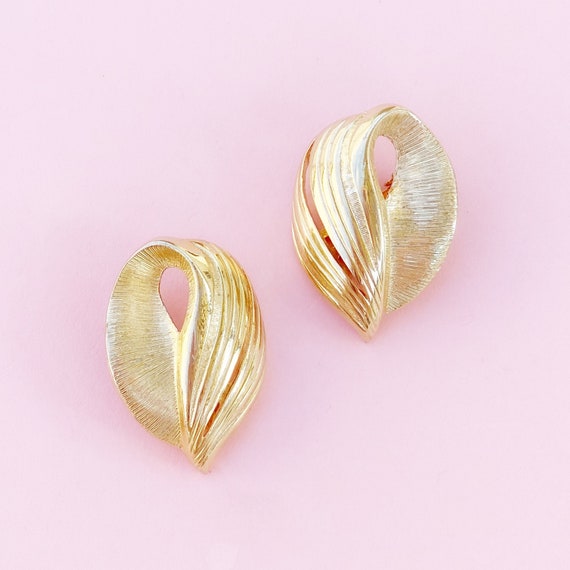 Gilded Textured Abstract Leaf Earrings, 1980s - image 1