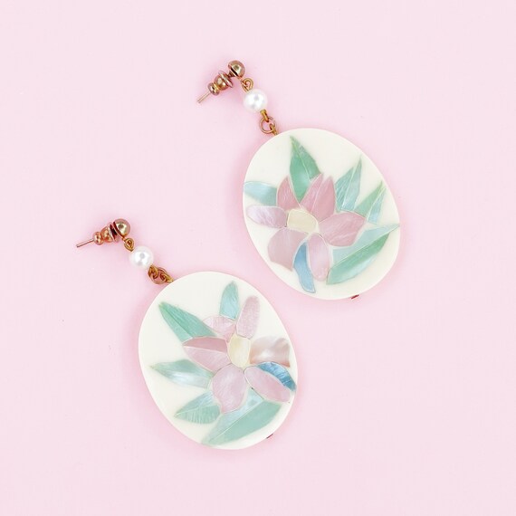 Pastel Mother of Pearl Floral Drop Earrings, 1980s - image 3