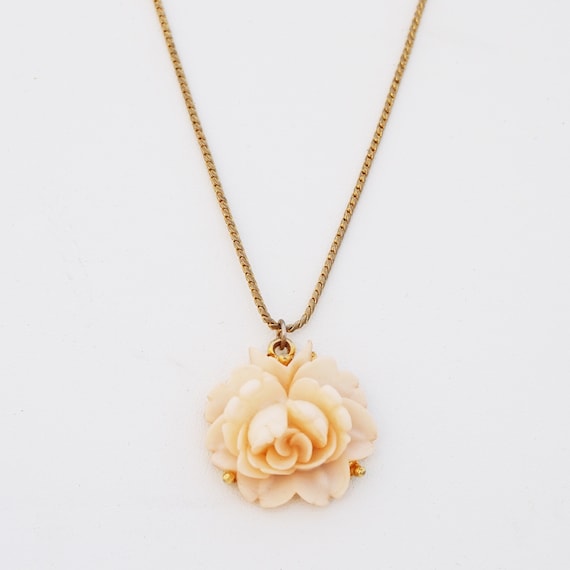 Carved Resin Flower Rose Pendant Necklace, 1950s - image 3