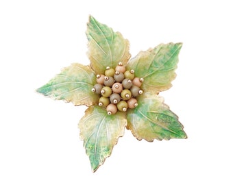 Salie groene emaille bloem broche door Liz Claiborne, jaren 1990